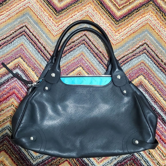 Salvatore Ferragamo Black Gancini Leather Shoulder Bag - Picture 7 of 14